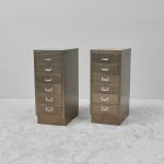 1546 4371 PEDESTALS